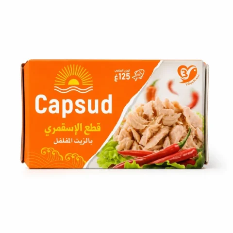 Boîte Capsud morceaux de maquereau à l’huile et au piment sans gluten 125g sur fond blanc