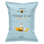 Paquet de chips Inessence Golden Crisps vinaigre et sel sans gluten 125g sur fond blanc