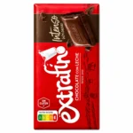 Tablette Nestlé Extrafino Intenso chocolat au lait 40% cacao sans gluten 125g sur fond blanc