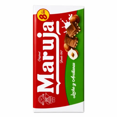 Tablette Maruja chocolat au lait et noisettes 90g sans gluten sur fond blanc.