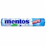 Rouleau de dragées Mentos Mint 38g sans gluten sur fond blanc