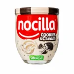 Pot de pâte à tartiner Nocilla Cookies & Cream sans gluten 180g sur fond blanc.