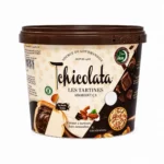 Pot de crème à tartiner Chicolata aux amandes et cacahuètes 450g sans gluten sur fond blanc