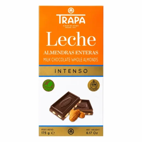 Tablette TRAPA chocolat au lait aux amandes entières sans gluten 175 g sur fond blanc.