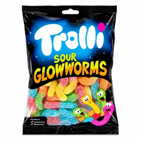 Sachet de bonbons Trolli Sour Glowworms sans gluten 100g sur fond blanc